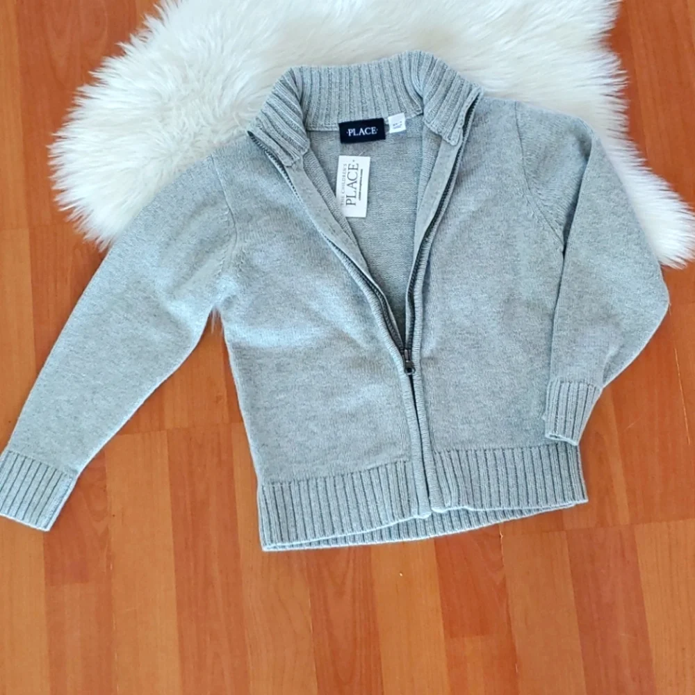 NWT Childrens Place boys gray zip sweater sz 4